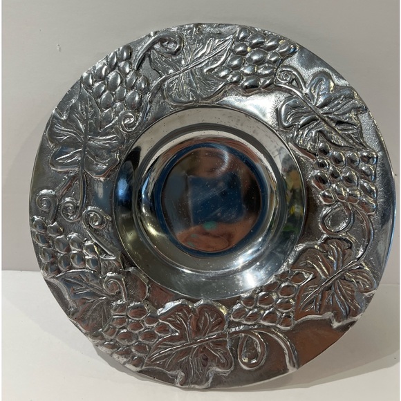 Hecho in Mexico Grapevine patterned silver dish. Size 7”. - Picture 1 of 5